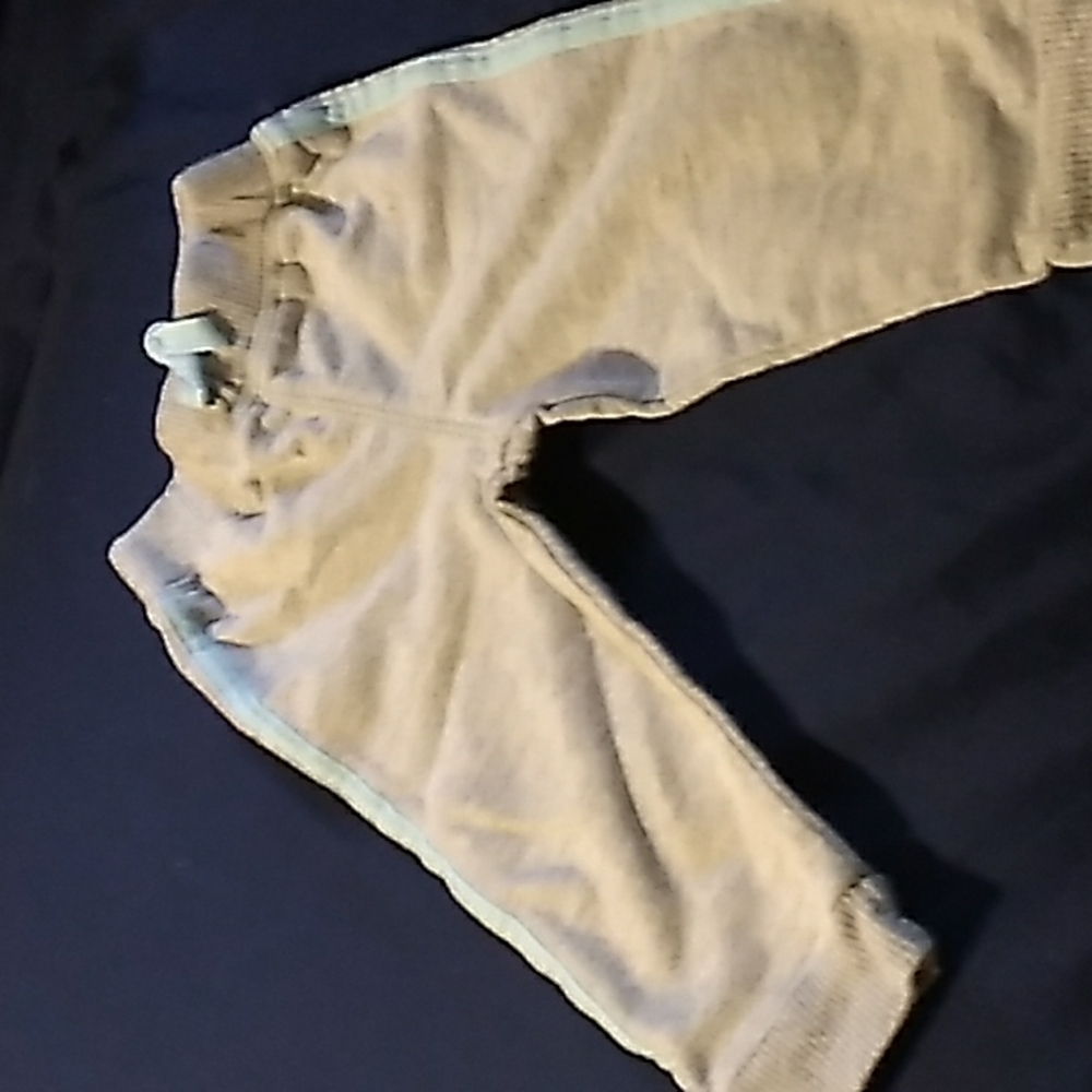 3-6monrhs baby pants are